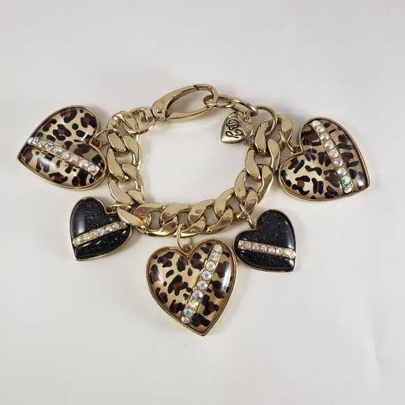 COPY - Betsey johnson huge leopard  heart bracelet - Picture 1 of 4